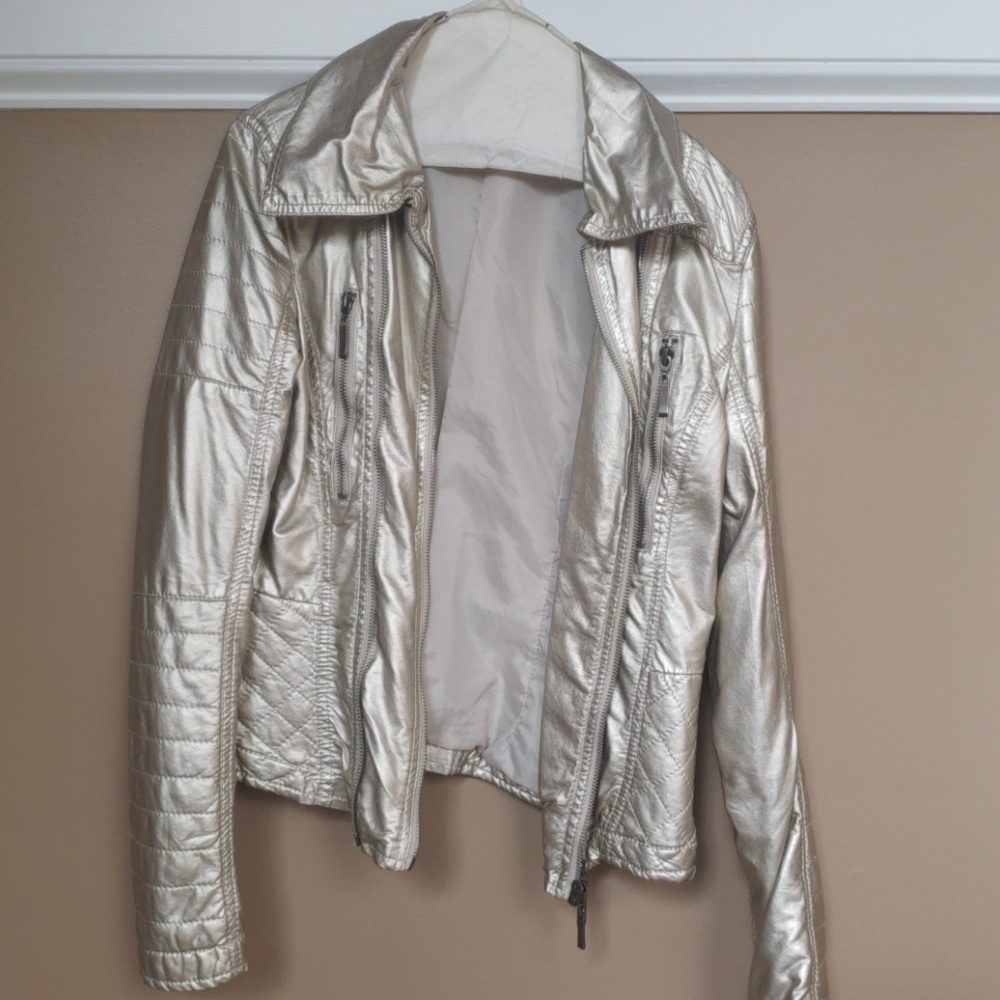 Textured Golden Jacket - Picture 2 of 4